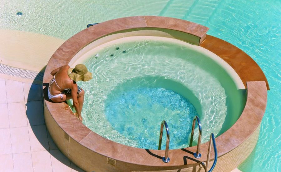 hotel-san-marco-bibione-pool-mit-salzwasser