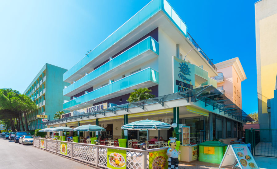 Esterno_Hotel_Milano_Bibione_3stelle_in_centro