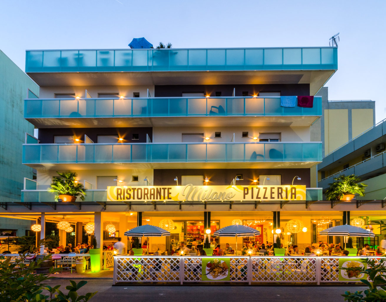 Hotel_Milano_Bibione_Ristorante_Pizzeria_centro
