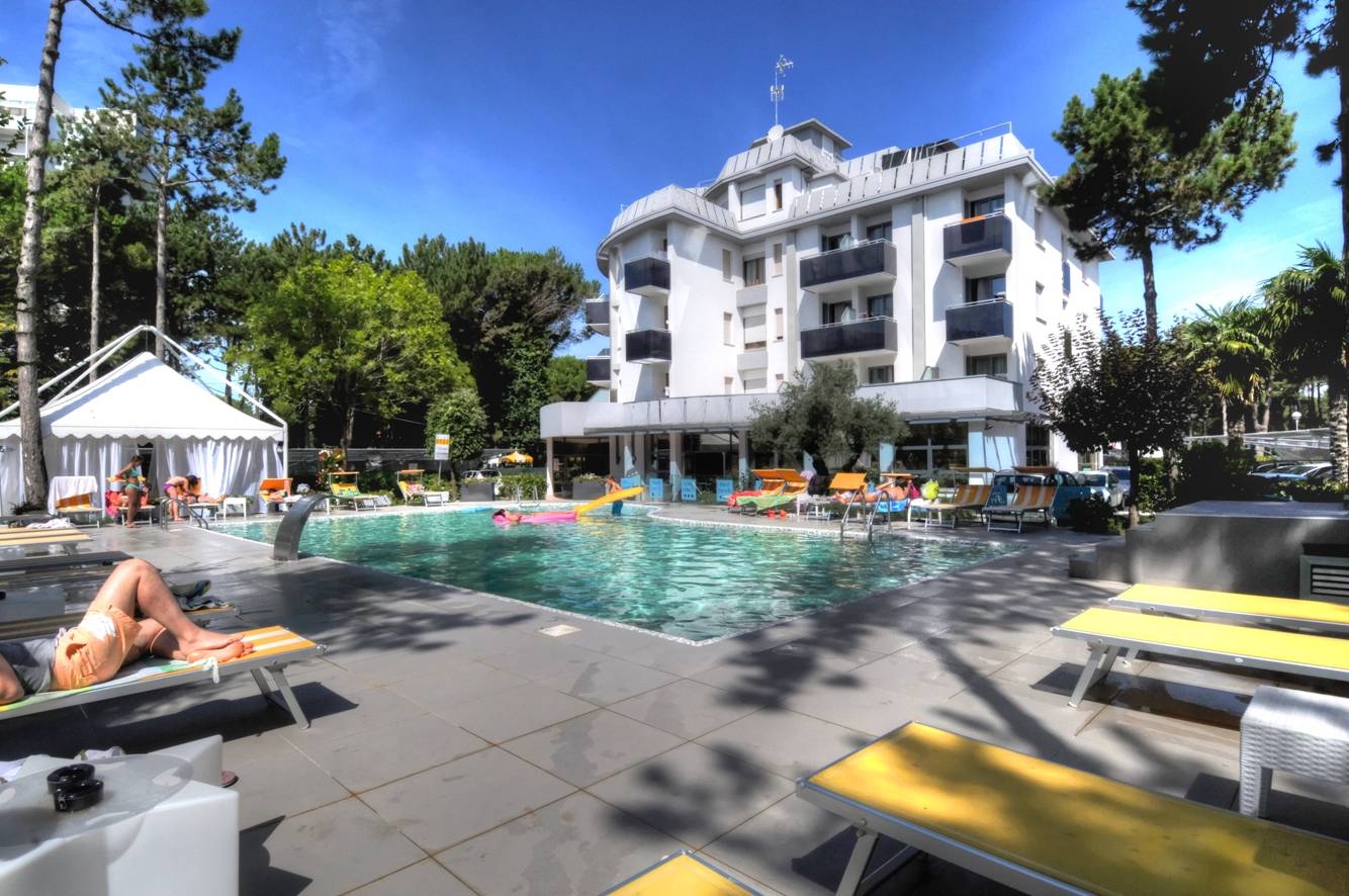 hotel-franz-bibione-esterno