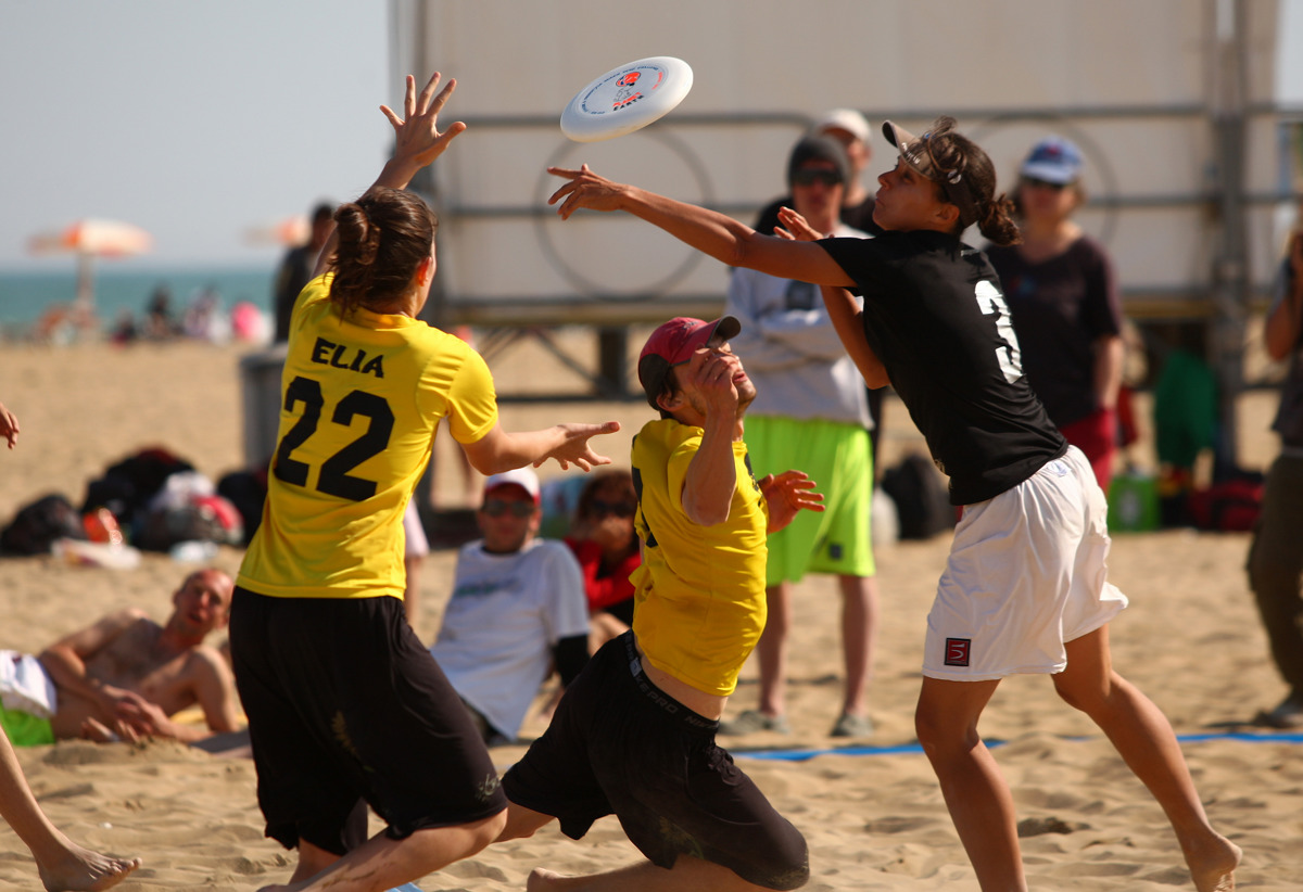 Frisbee Ultimate in spiaggia a Bibione