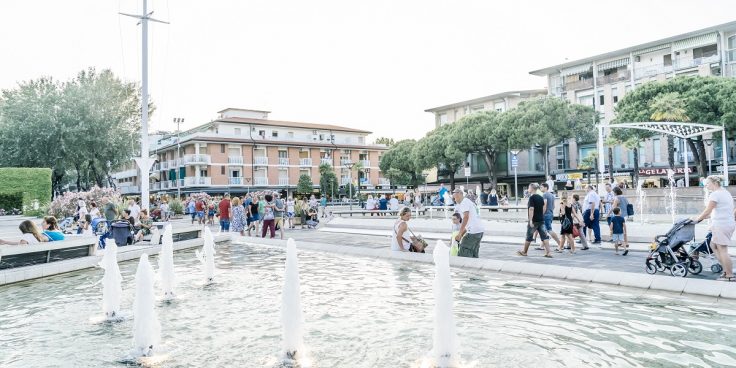 The centre of Bibione: how to reach it and which services it offers thumbnail