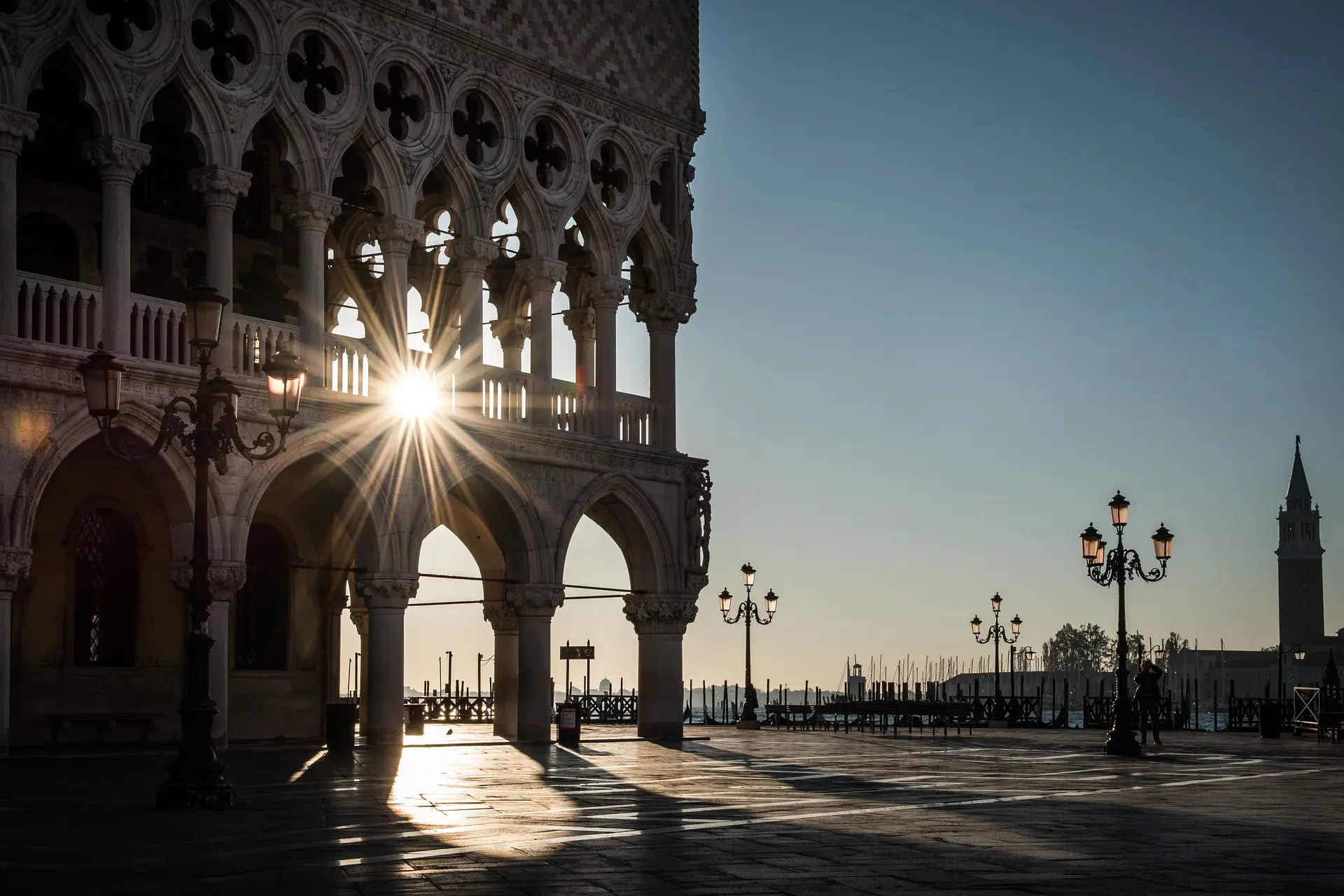 scorcio di Venezia all'alba