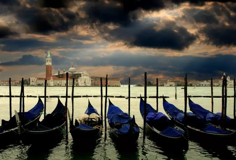 gondole-venezia-tramonto.jpg